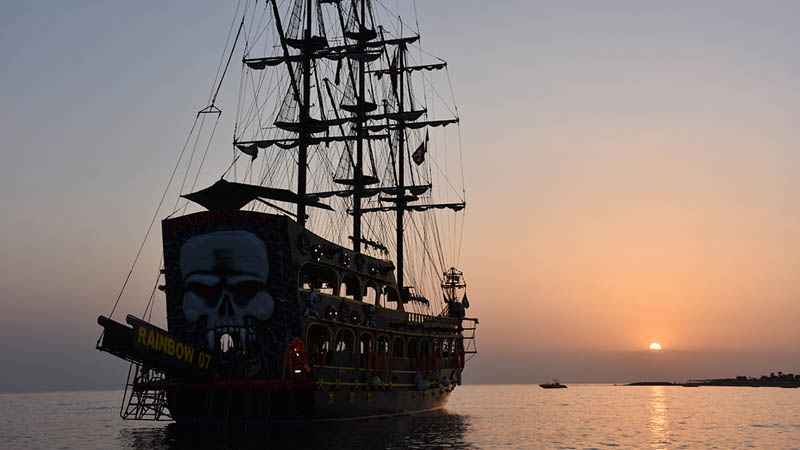 okurcalar night boat tour