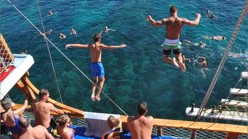 swimming-on-boat
